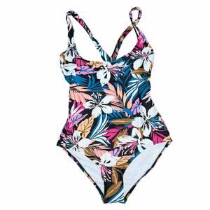 NWT Kona Sol Women's Twist-Back Medium Coverage One Piece Swimsuit Size M